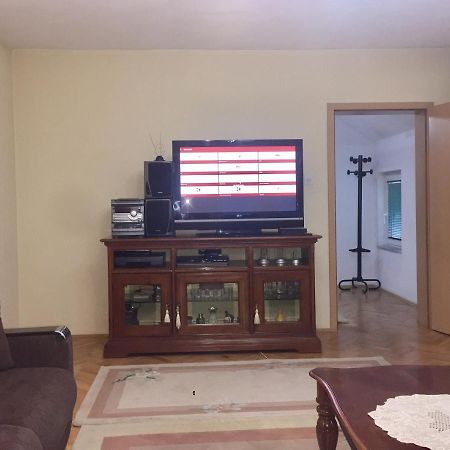 Jani Apartment Приштина Екстер'єр фото
