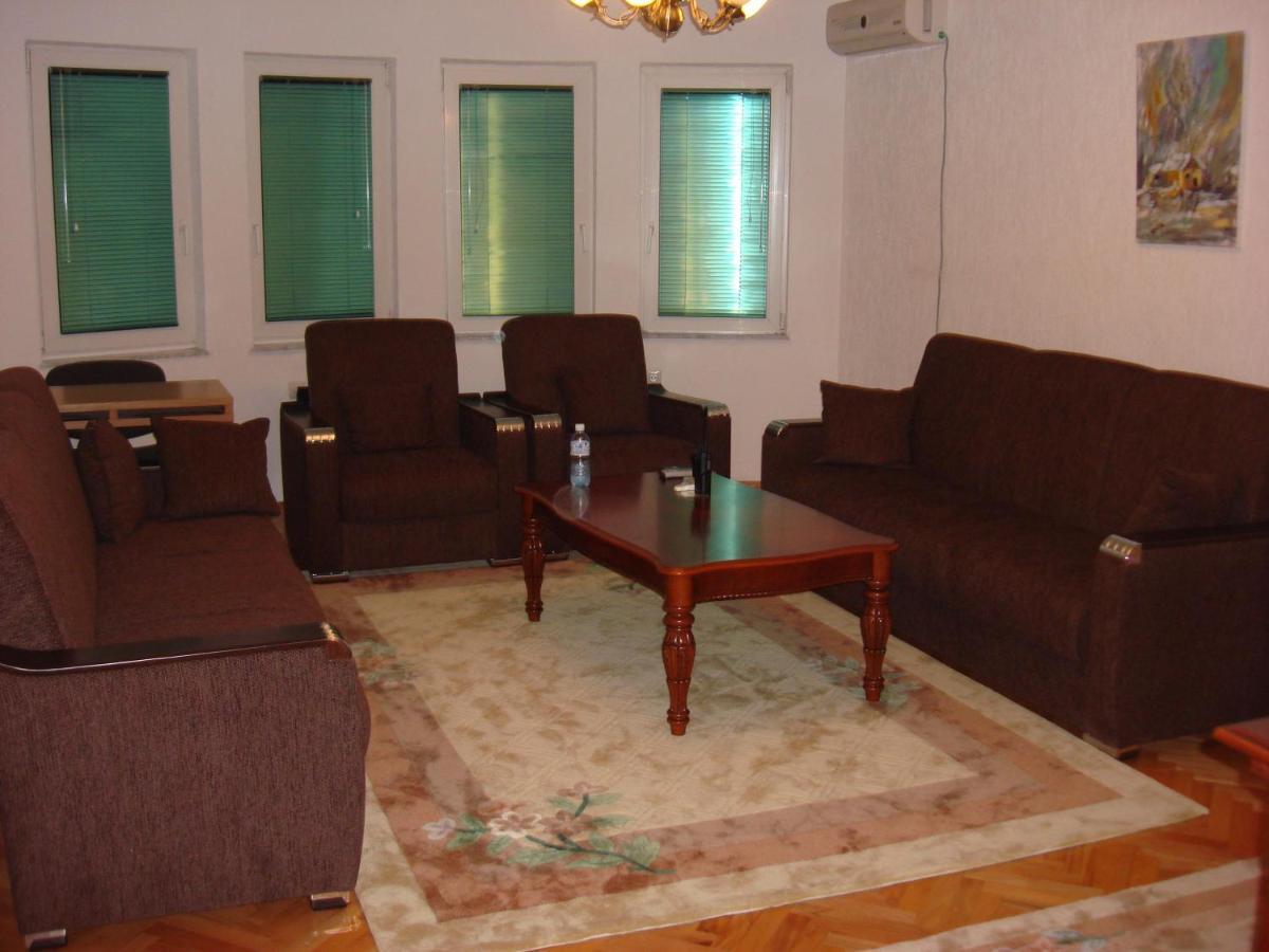 Jani Apartment Приштина Екстер'єр фото