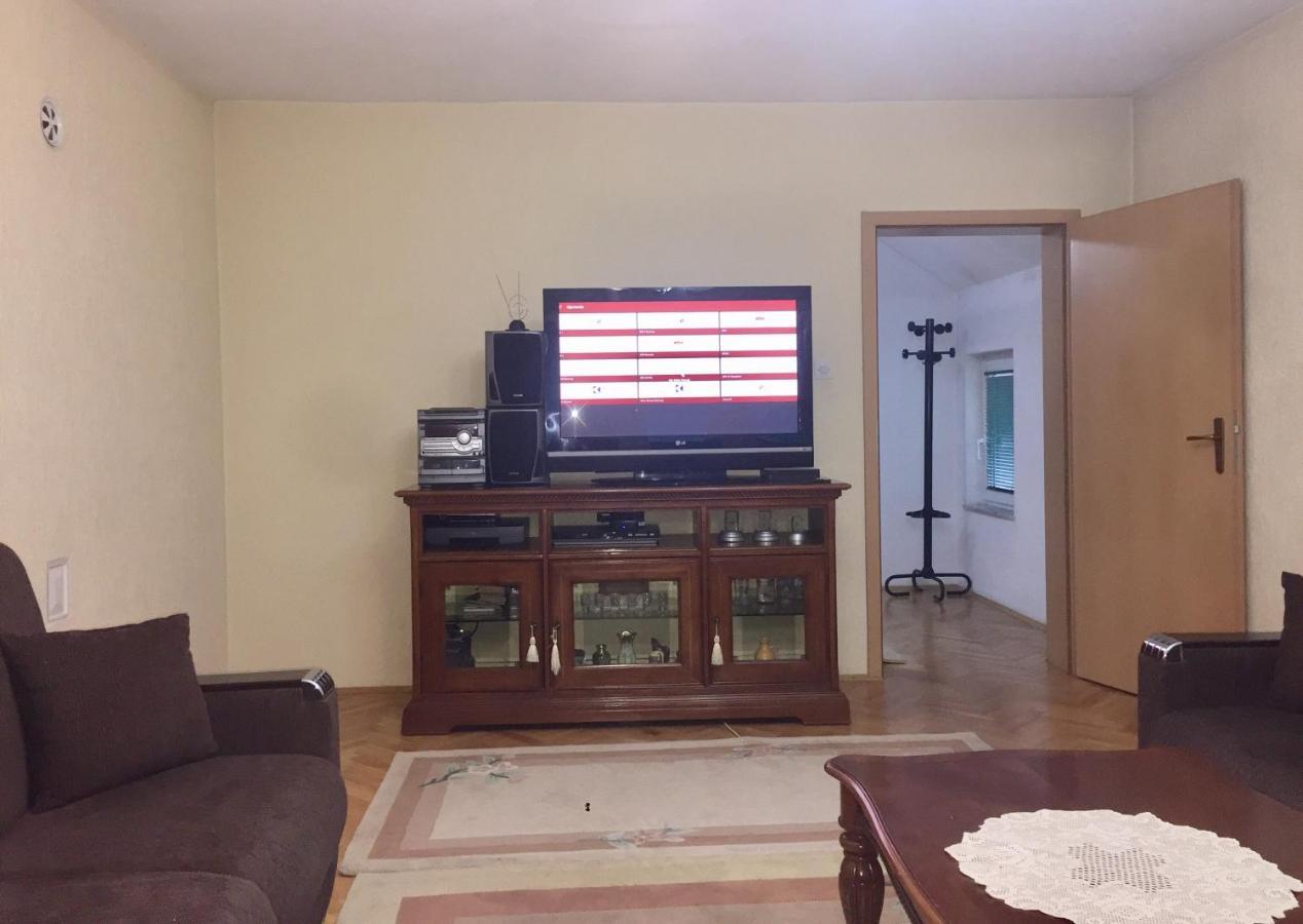 Jani Apartment Приштина Екстер'єр фото